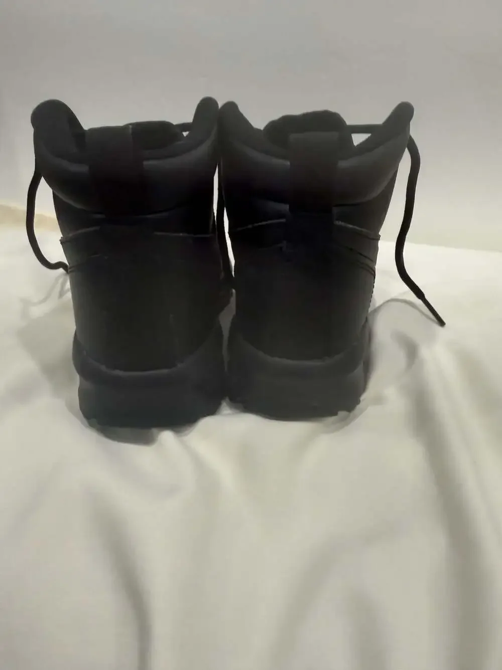 Nike manoa leather